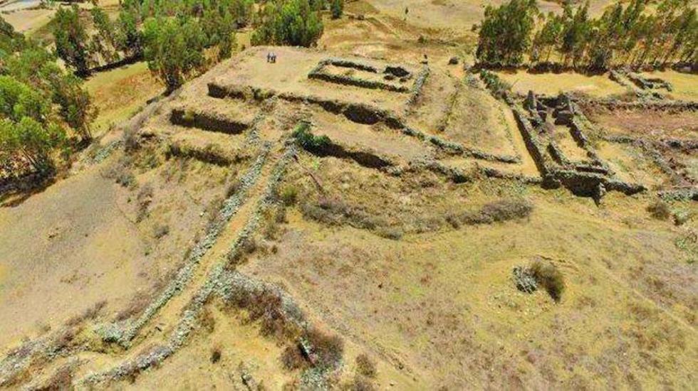 Encuentran pirámide escalonada en  un sitio arqueológico inca en el Perú