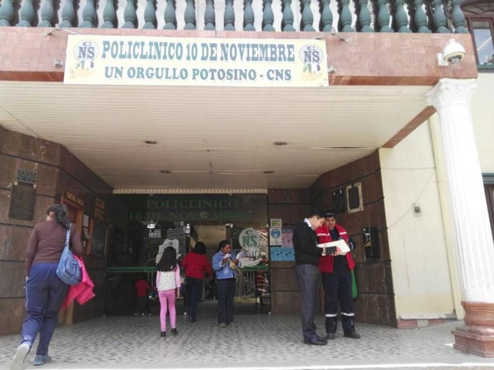 Médicos y trabajadores de la CNS acatan un paro 48 horas 