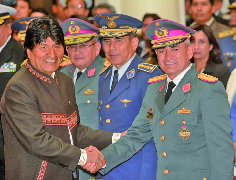 Ariñez es el nuevo comandante de FF.AA. y denuncian vulneración