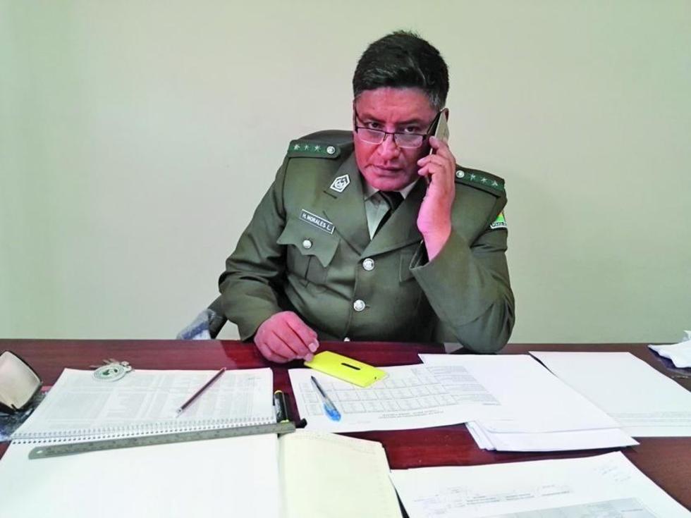 Policía rescata a un minero atrapado en interior mina