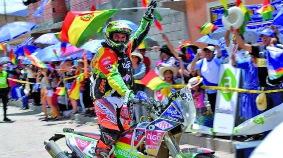 Juan Carlos “Chavo” Salvatierra  escala 19 posiciones en motos