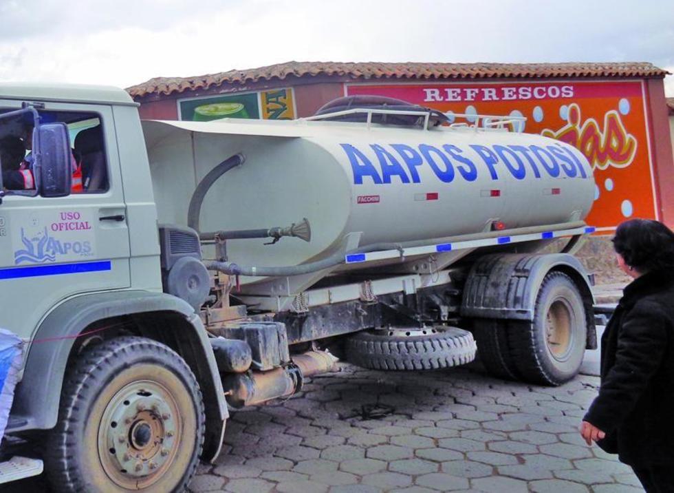 Vecinos de Alto Potosí se quejan de que ya no reciben agua por cañería 