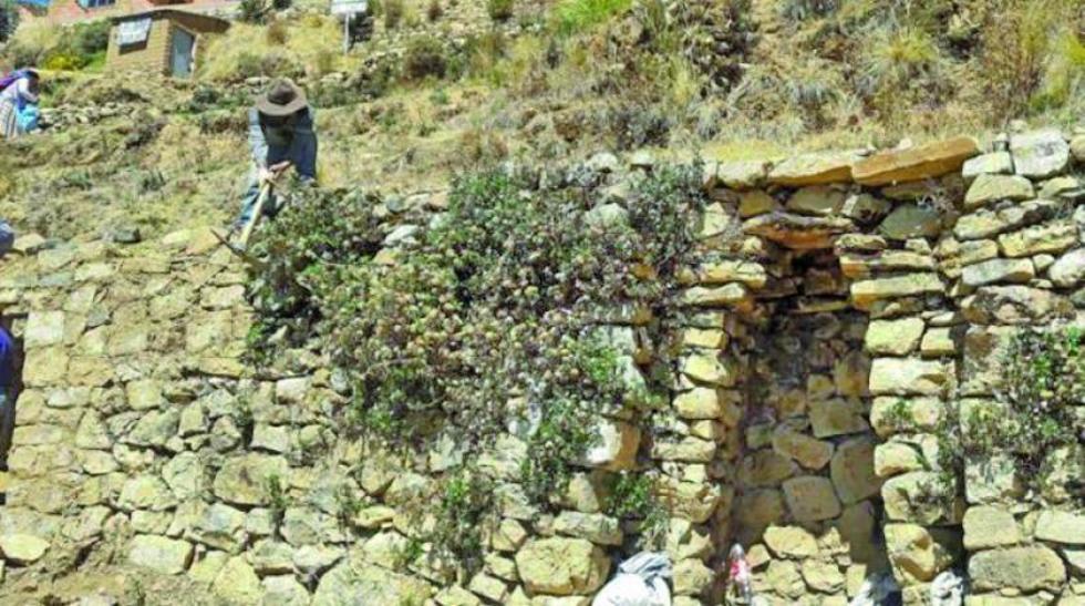 Restauran 11 nichos incas en Isla del Sol