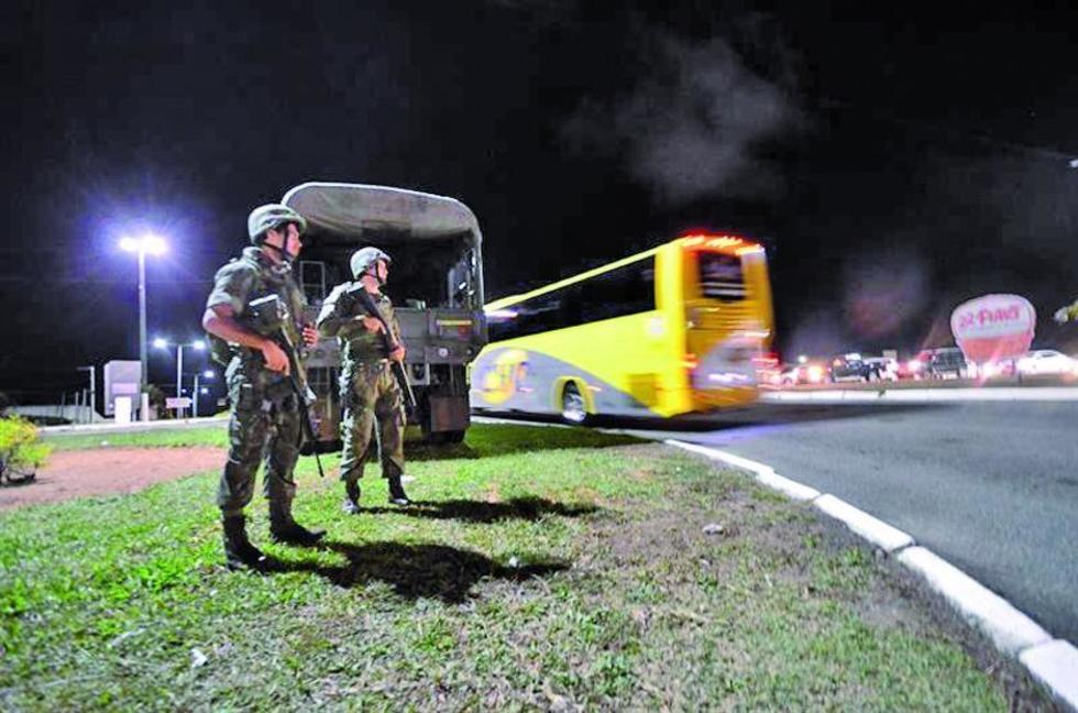 Más de 150 presos se fugan de  una cárcel tras motín en Brasil