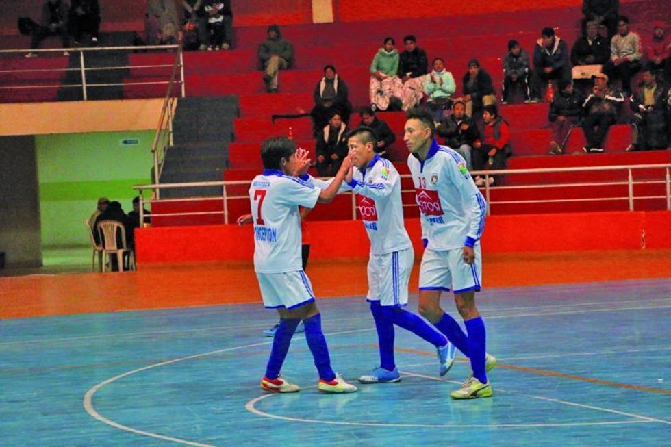 Concepción busca su pase a costa de Cobbel de Oruro