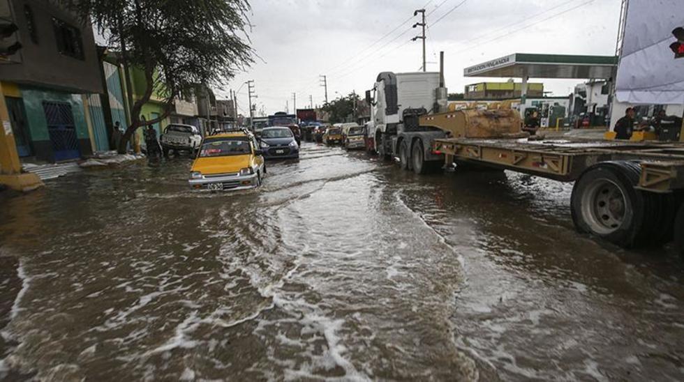 Desplazamiento de tierras causa tres muertos en Perú