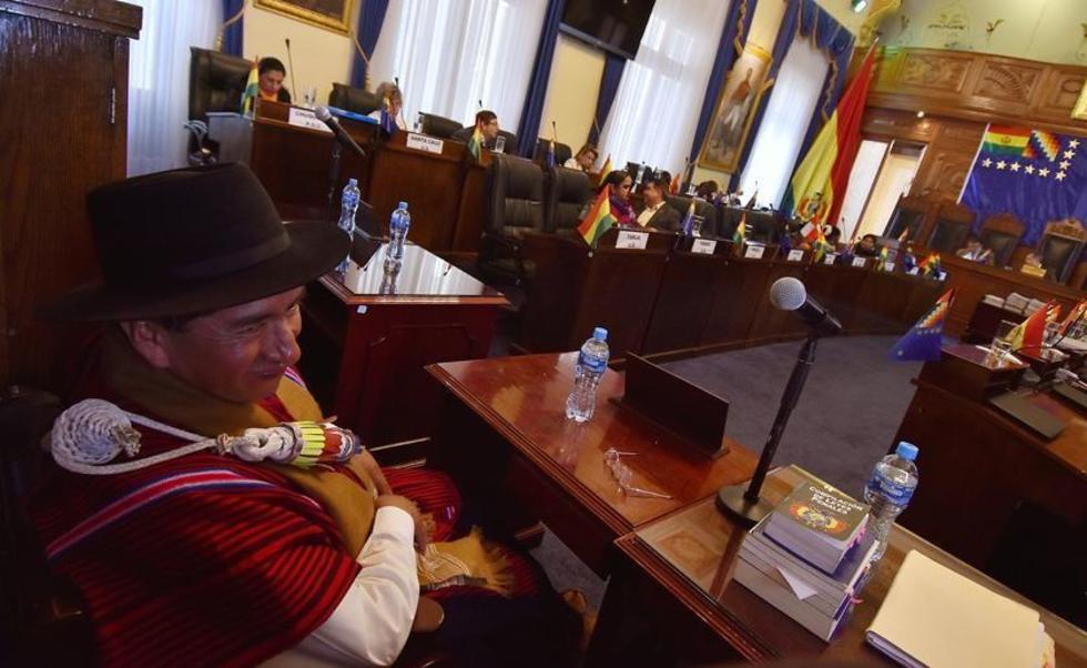 Suspenden juicio a Cusi y expiden mandamientos de aprehensión