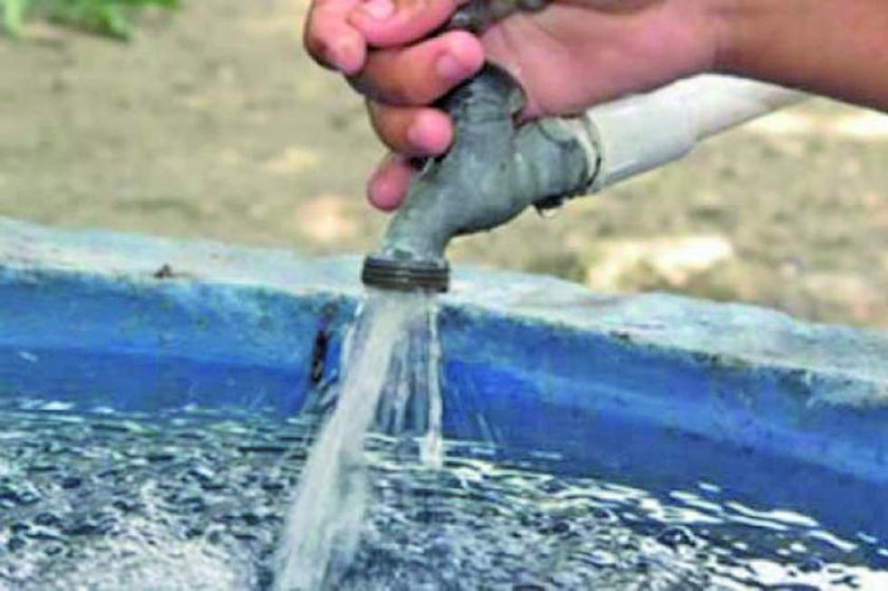 Planifican dotar de tanques a las unidades educativas