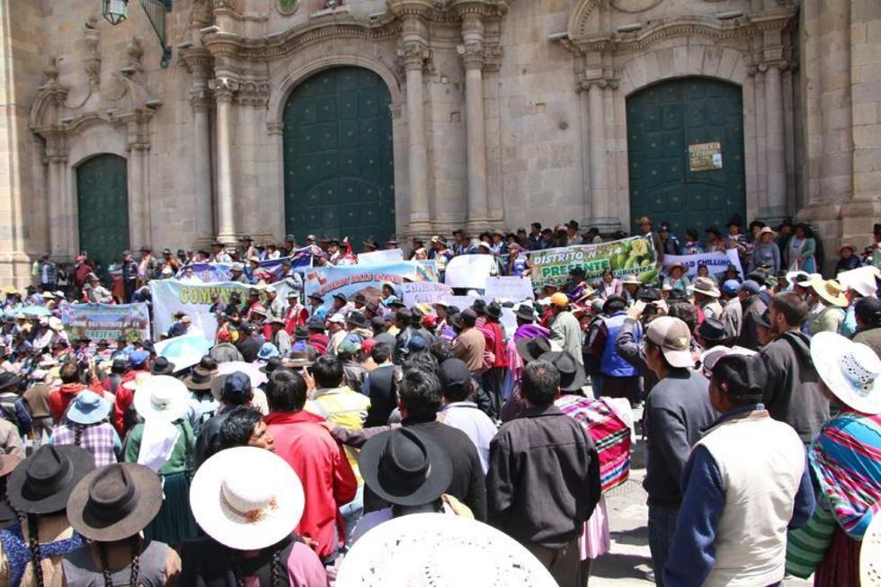 Interculturales piden respeto con una acción de protesta