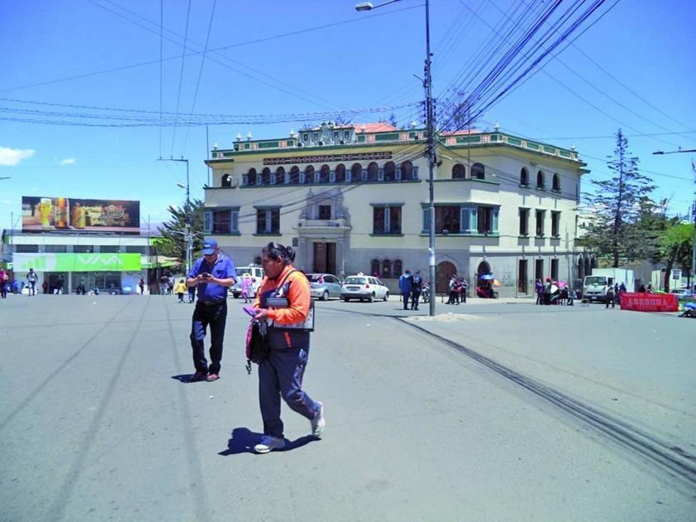 Trabajadores de la CNS se mantienen con el paro