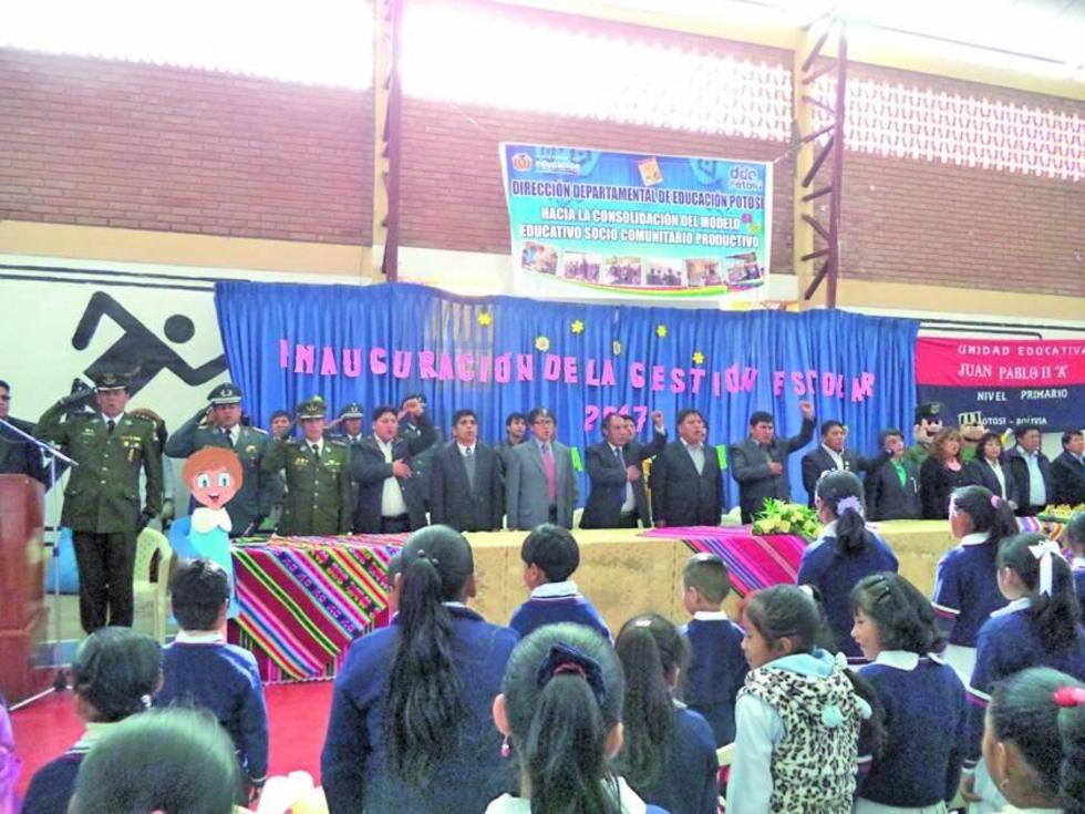Potosí tiene más de 200 mil alumnos en el sistema regular 