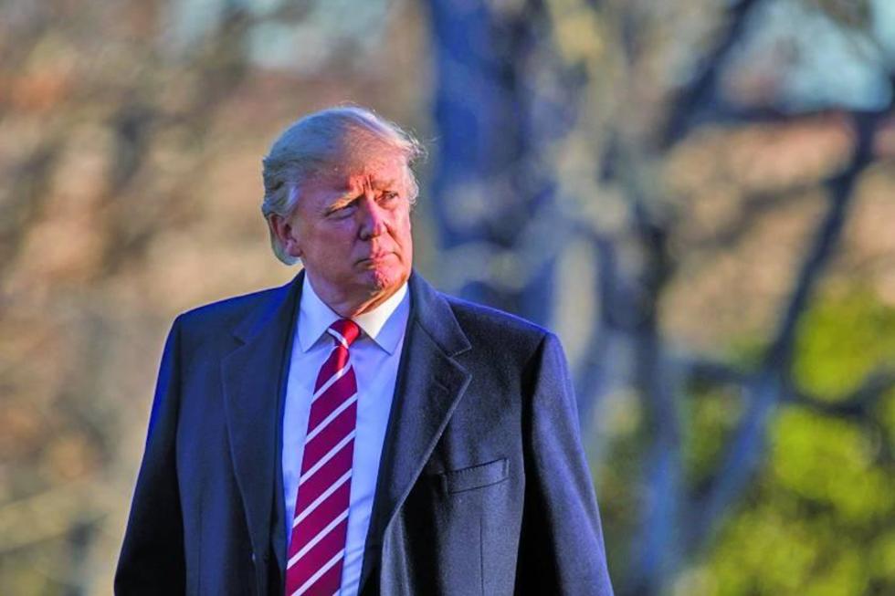 Trump defiende veto migratorio  arguyendo protección a su país