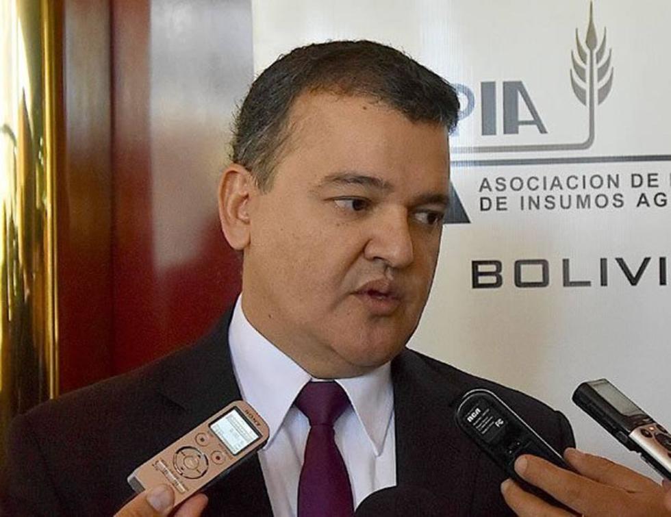 Empresarios califican de inconsistente el alza de impuestos a la banca