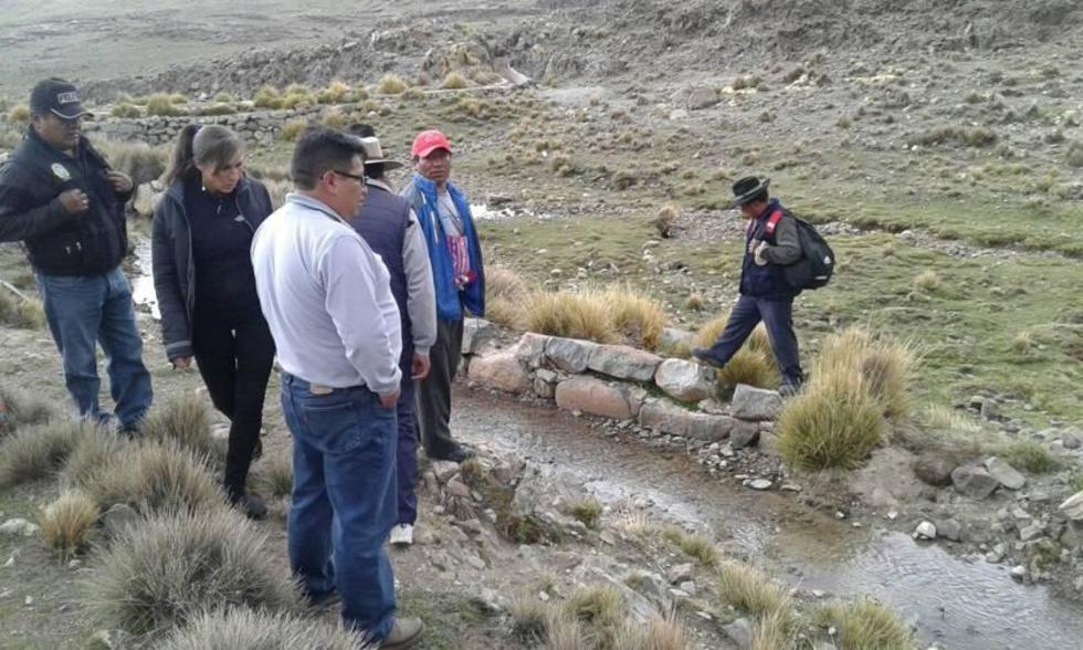 Comunarios intentaron llevarse  agua de las lagunas del Pati Pati