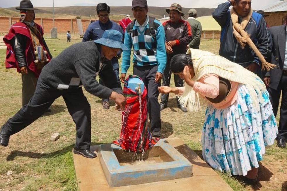 Anuncian Bs 700 millones para proyectos de agua y saneamiento