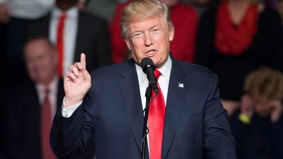 Trump vuelve a tuitear sobre el muro y dice que negociará un coste bajo