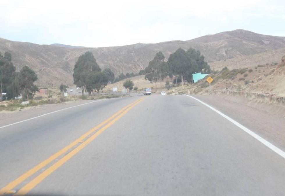 Comunarios cierran la vía Potosí Sucre y alcalde anuncia proceso