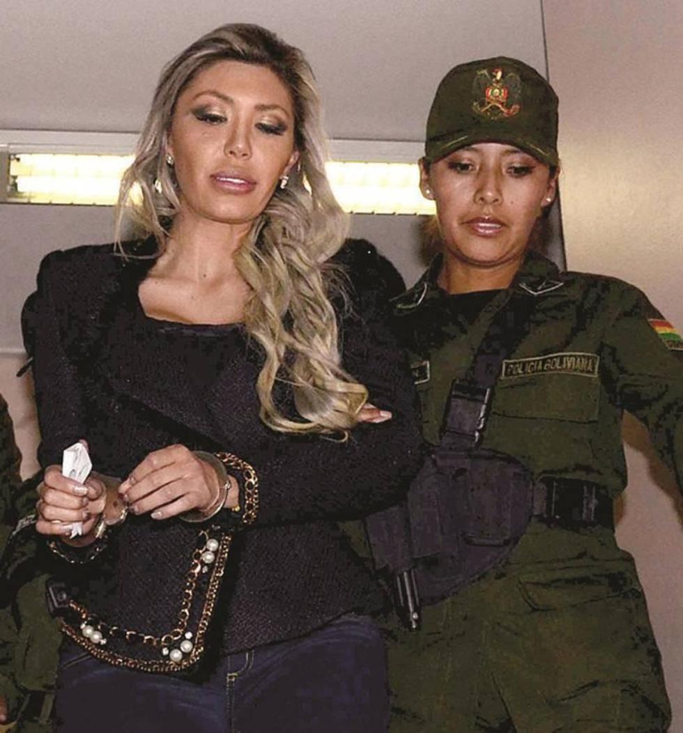 Gabriela Zapata asegura que una persona la destruyó y la utilizó