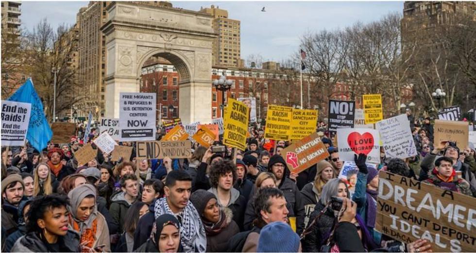 Migrantes protestan en EE.UU.contra el veto de Donald Trump