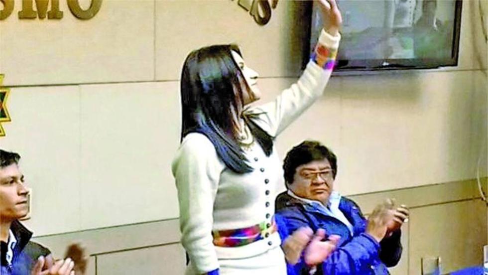 La ministra Wilma Alanoca justifica despido de gente