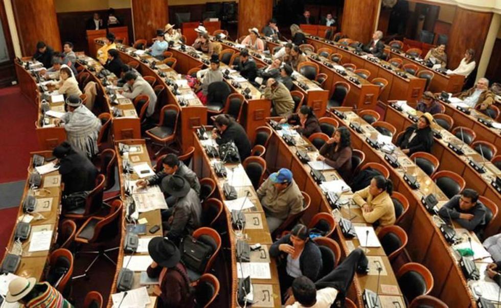Diputados difieren tratar el proyecto de Ley de la hoja