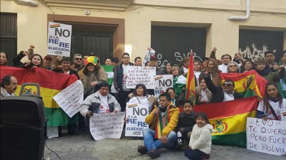 Bolivianos en España rechazan una nueva repostulación de Morales