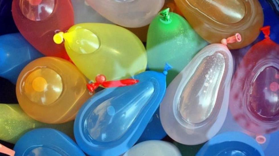Aprehenden a cuatro personas por vender globos ilegales