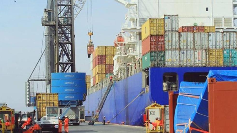 Sube en 16 % el movimiento de la carga boliviana en Arica