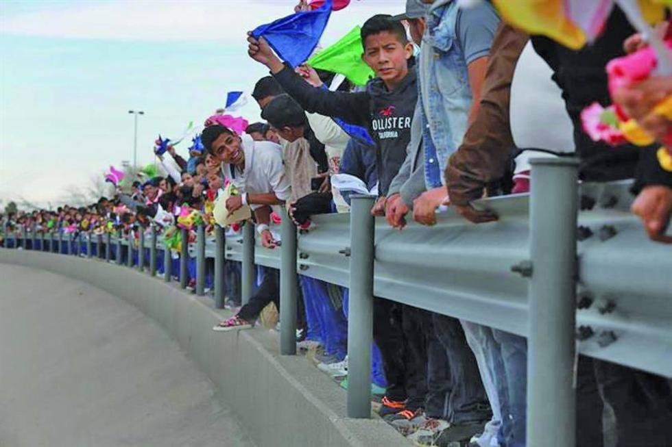 EE.UU. acelera la construcción del muro fronterizo con México