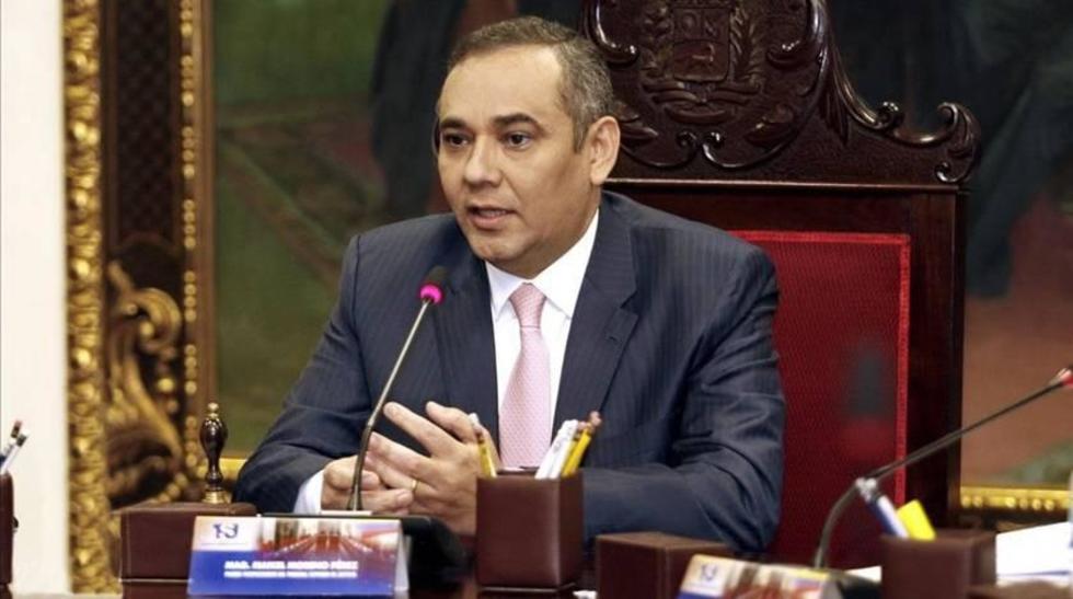 Un condenado por asesinato preside Supremo venezolano