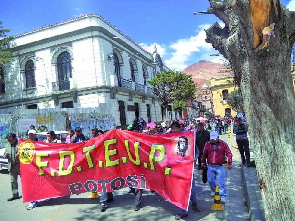 El magisterio urbano prepara  marcha de protesta a La Paz