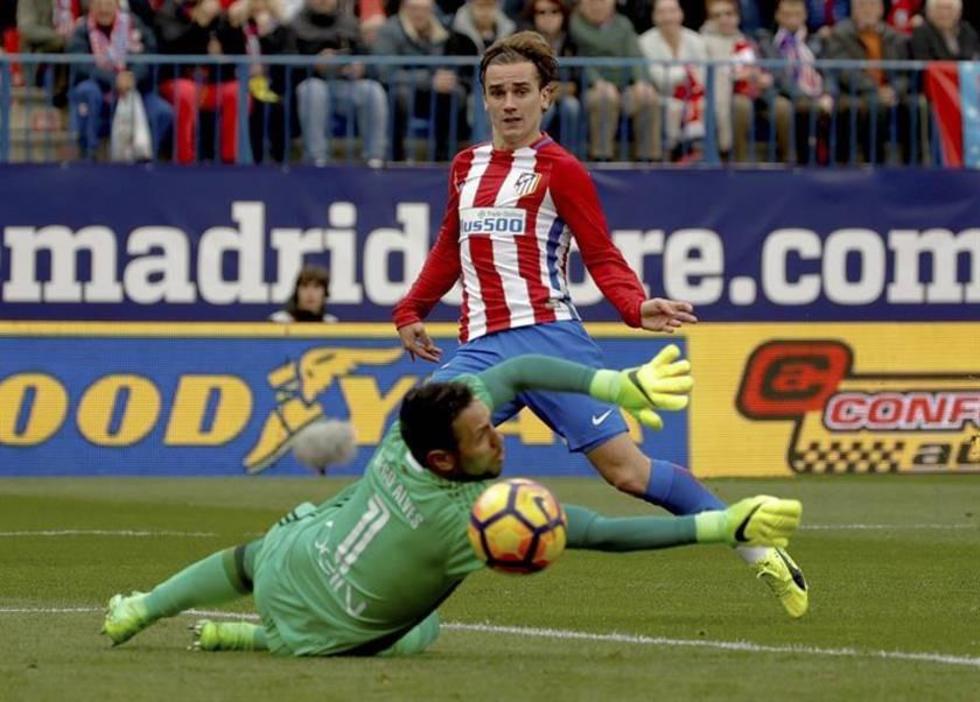 Atlético vence 3-0 a Valencia