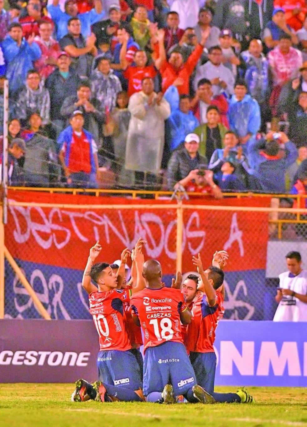 Wilstermann buscará llevarse los tres puntos de la Villa Imperial