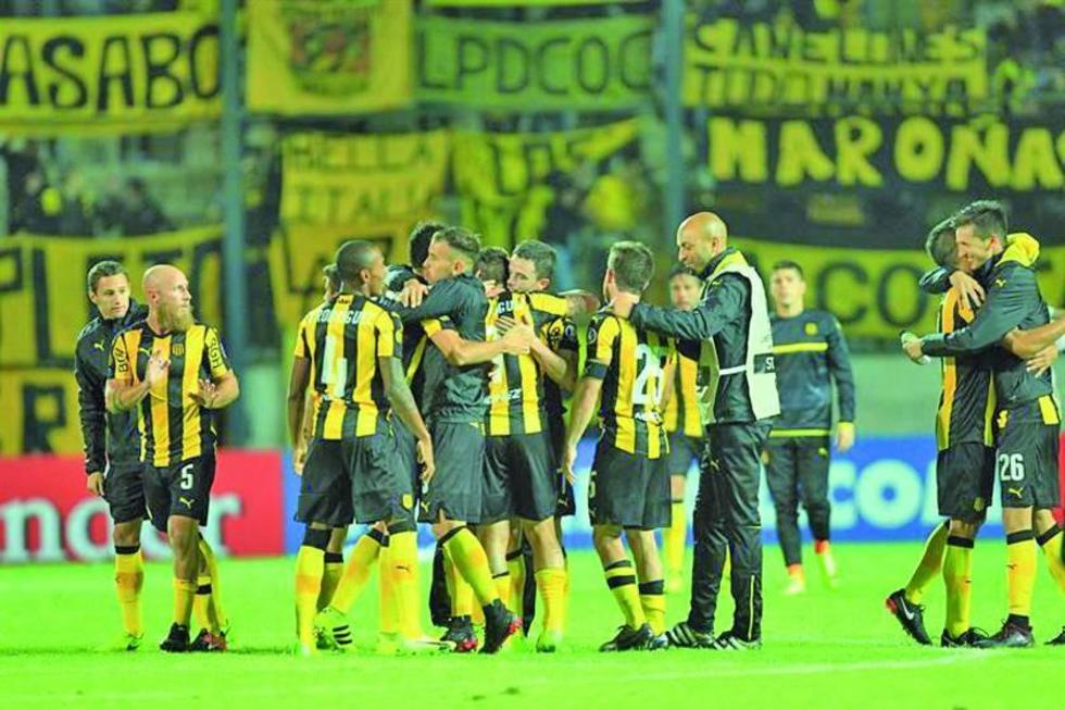 Peñarol consigue ganarle a Tucumán
