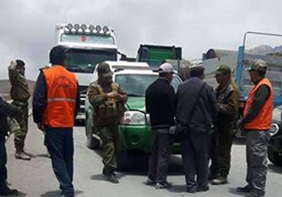Carabineros detienen a militares bolivianos