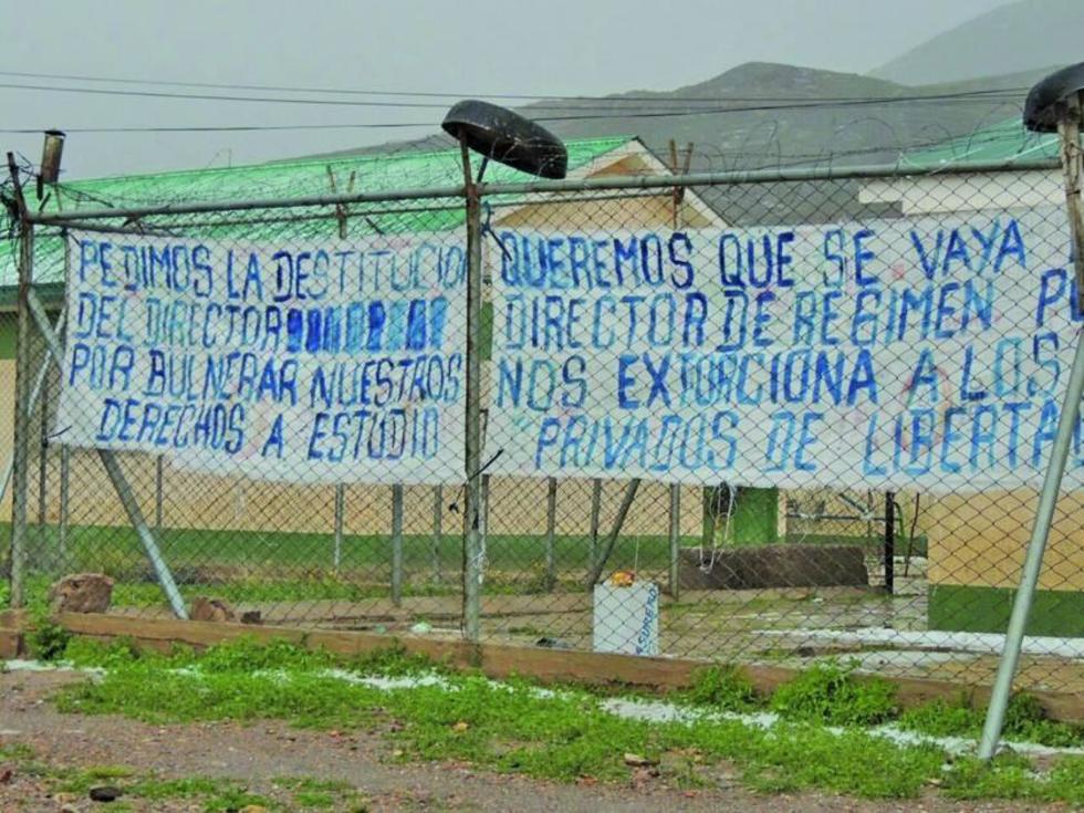 Presos buscan la destitución del director de penitenciaria