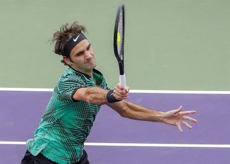 Roger Federer supera en su debut a Tiafoe