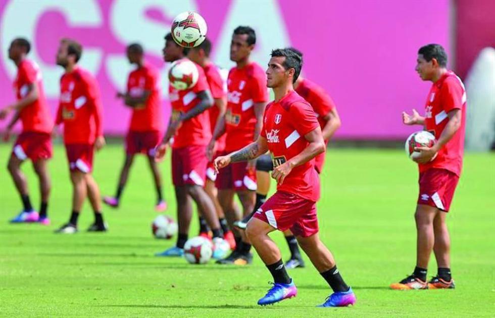 Perú quiere salir del hoyo ante Uruguay 