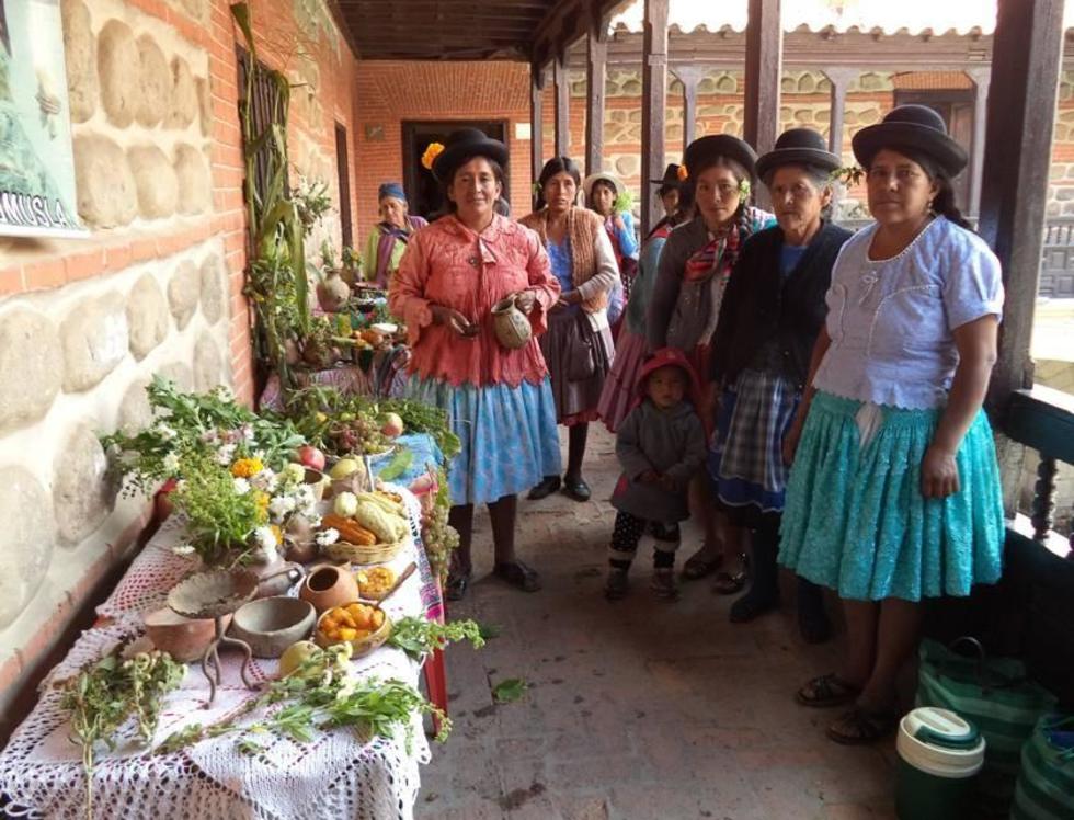 Disertan la historia de la batalla de Tumusla y comparten su gastronomía