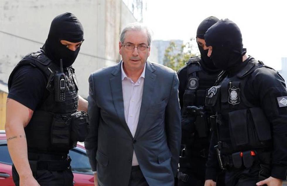 Condenan a 15 años de prisión al impulsor del juicio a Rousseff