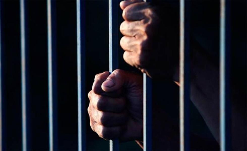 Detienen a tres personas por pornografía infantil