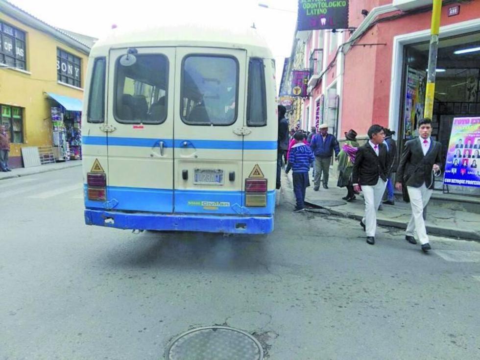 Algunos civilianes circulan con placas de otras regiones