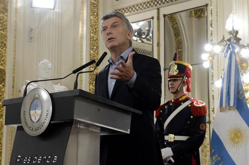 Macri afronta la primera huelga de trabajadores en Argentina