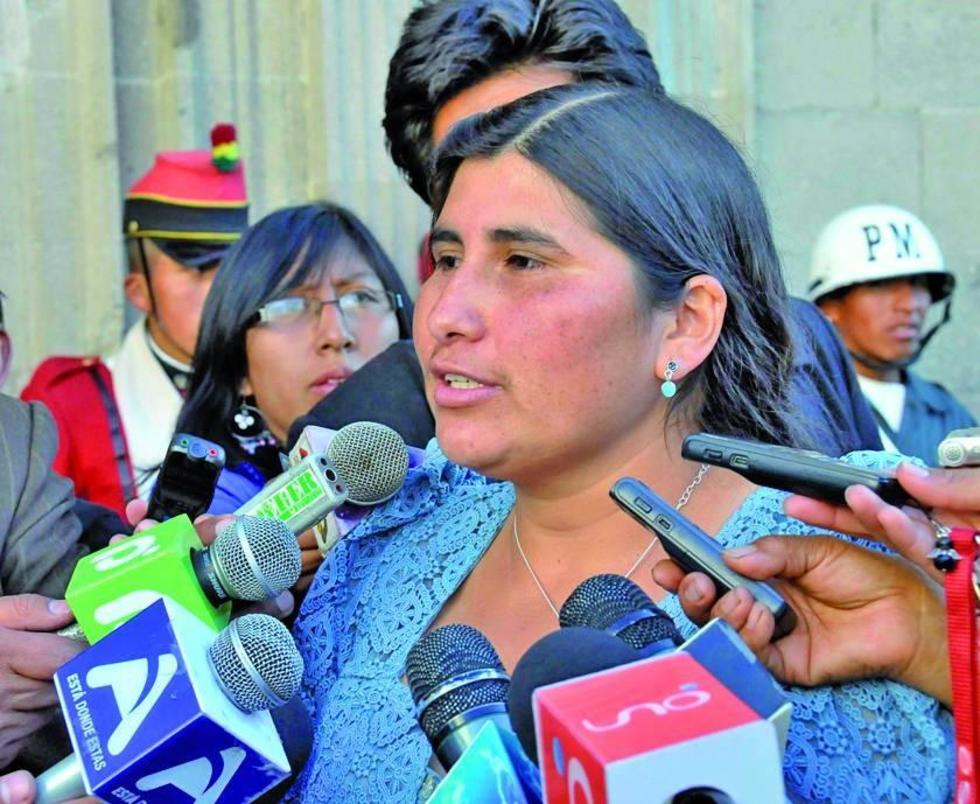 Defienden a Romero por las publicaciones de memes