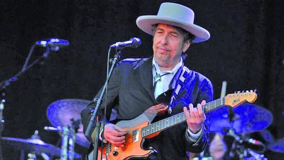 Feria del Libro homenajeará a Bob Dylan y Violeta Parra