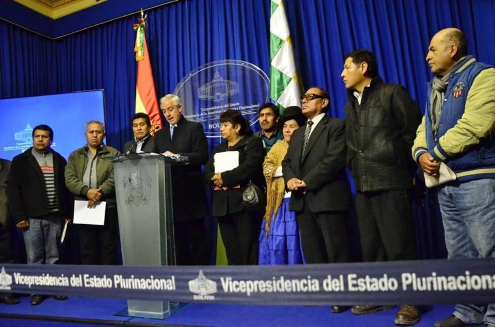 García Linera: alcaldías del país combatirán venta de ropa usada