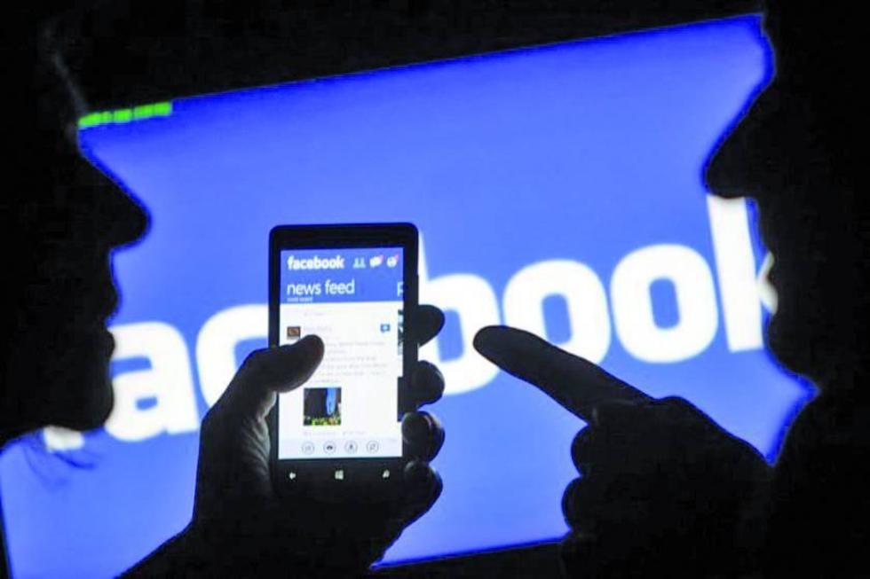 Policía busca a un hombre que transmitió asesinato por Facebook