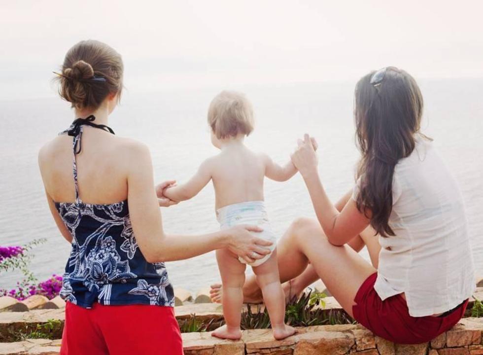 Lanzan campaña en defensa de familias con madres lesbianas en Chile