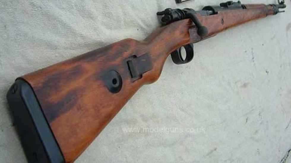 Detienen a hombre que vendía un fusil 