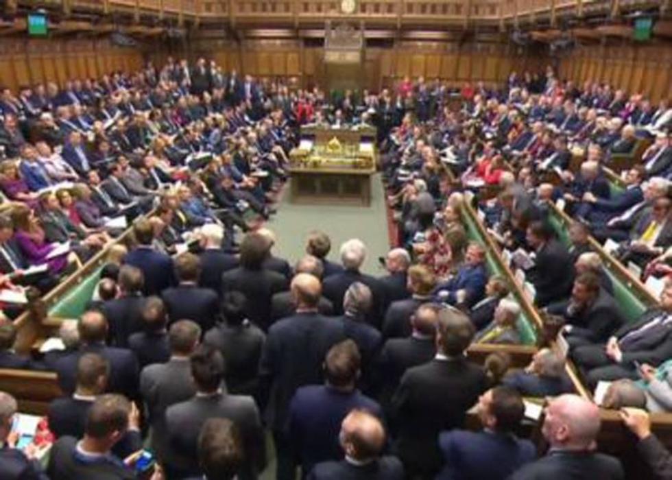 Parlamento británico aprueba celebrar elecciones anticipadas de junio